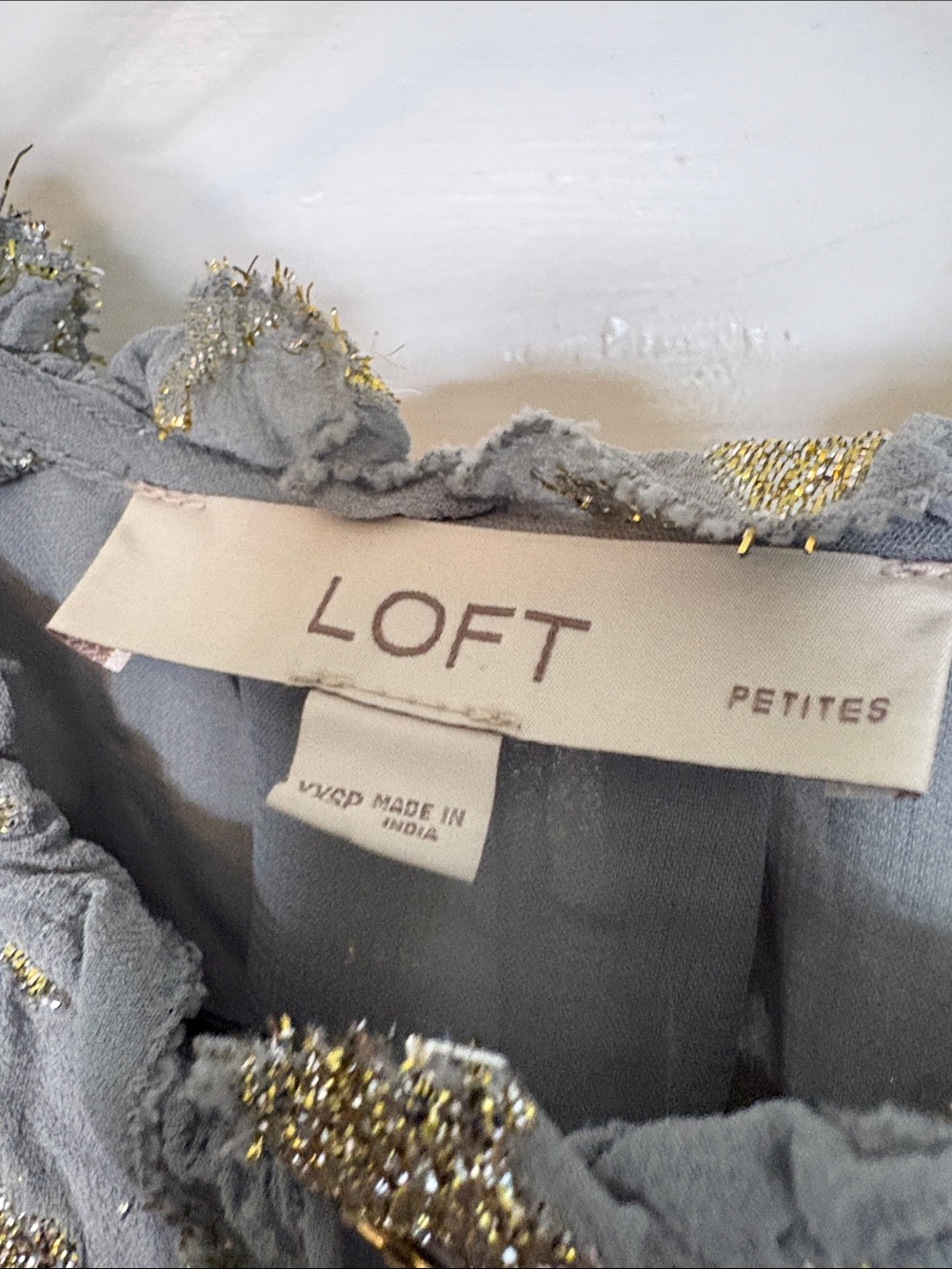 LOFT Metallic Star Print Ruffle Sleeve Women's Top Gray w/Gold Stars Size XXSP - Picture 2 of 4